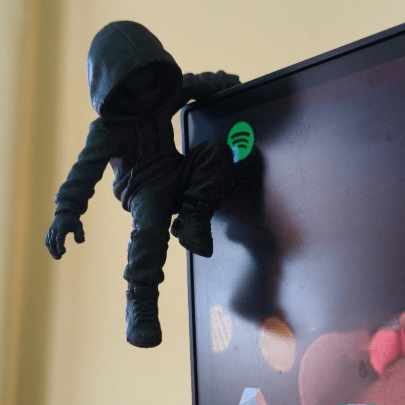 Vintage Gaming Accessories - Climb Hoodie Alien Mini Statue 3D