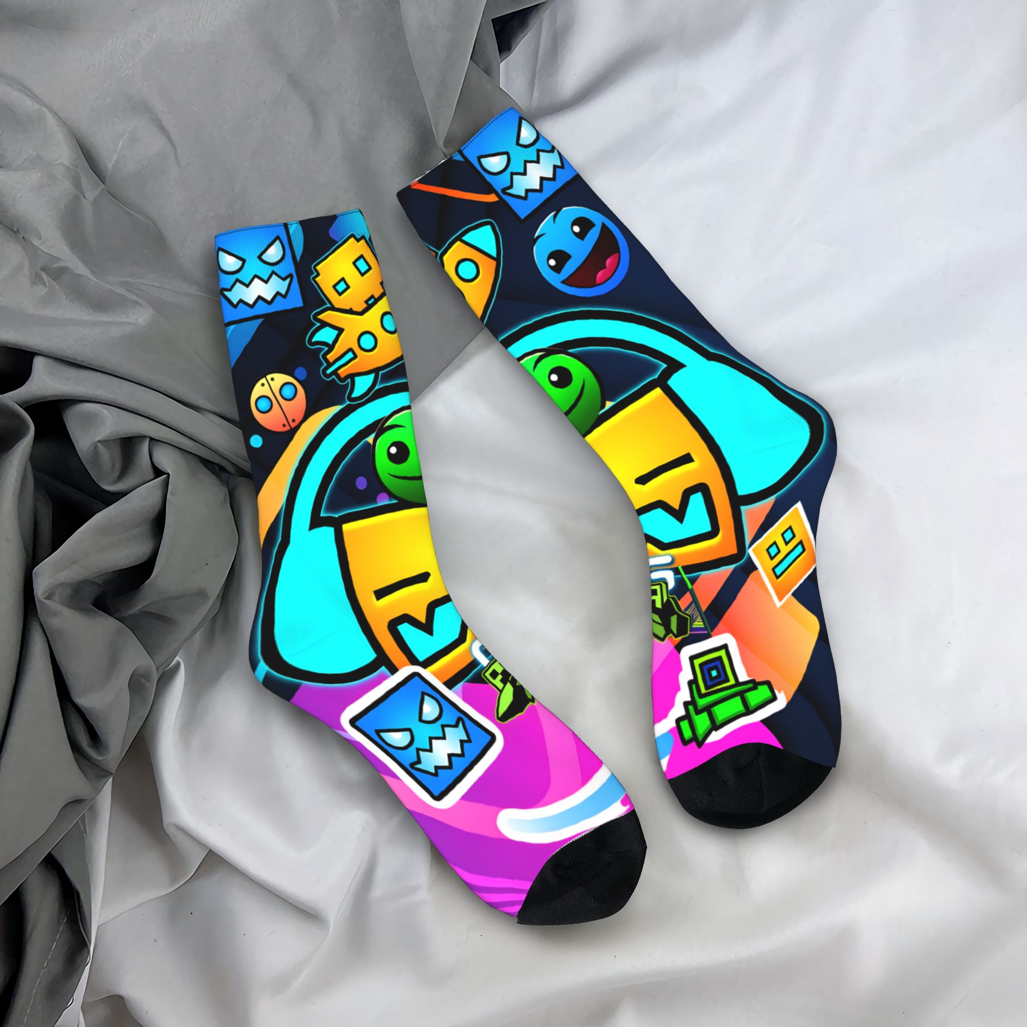 Geometry Gaming Dashed Socks   - Vintage Gaming Accessories recension och pris